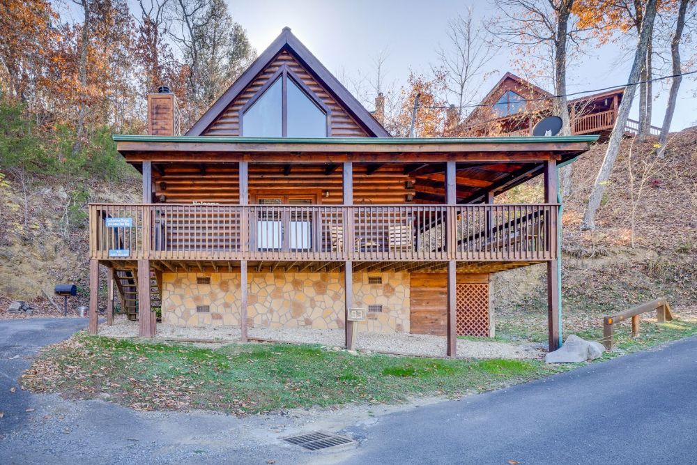 Pigeon Forge Cabin - Lakeview Pointe - Featured